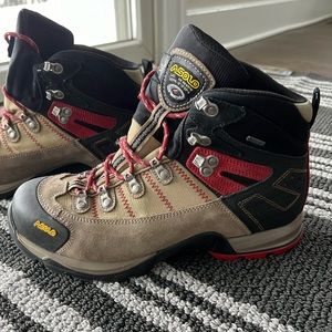 Asolo Fugitive GTX - Men’s size 9.5 - Barely Worn. Like New
